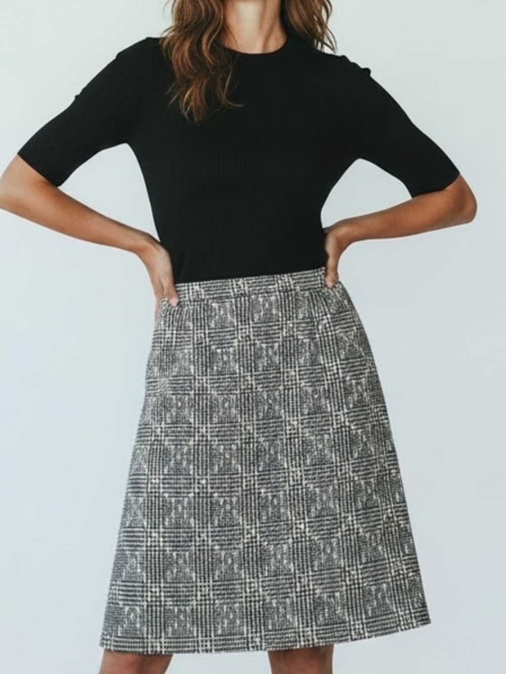 Escada Vintage Houndstooth Wool Midi Skirt Black and White Size US Medium -8